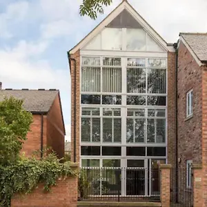 Apartment Immaculate 2-bed In Centre